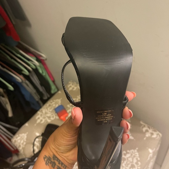 Steve Madden strappy sling backs - Picture 5 of 11